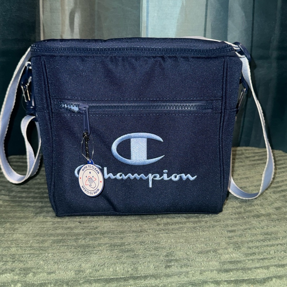 Champion Dark Blue Insulated Lunch Box